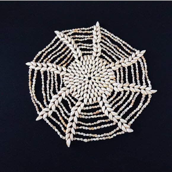 Vintage Cowrie Sea Shell 12 inch Trivet - Picture 7 of 10